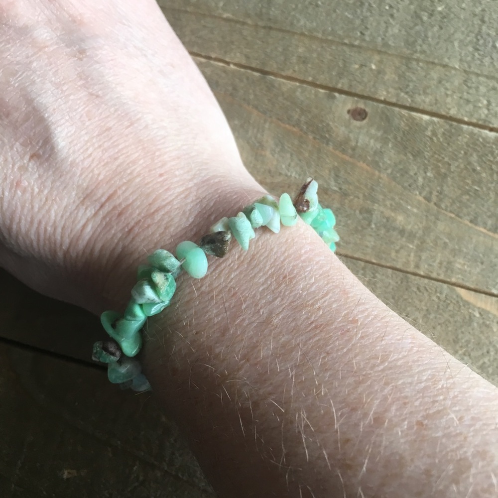 Aventurine Gemstone Chip Bracelet - Picture 2 of 4